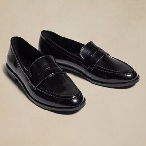 BananaRepublic LEATHER LOAFER size 9 women